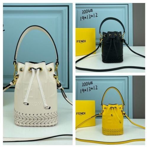 No.53637   3004   19*13*12cm   Mini bucket bag, semi hand woven