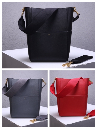 No.53699   168242    23*33*17cm   SEAU SANGLE large shoulder bag, grain calf leather, detachable wool shoulder strap