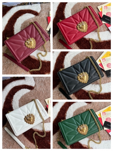 No.54009    4151    26*18*7.5cm  Crossbody bag, imported leather, original hardware, handmade
