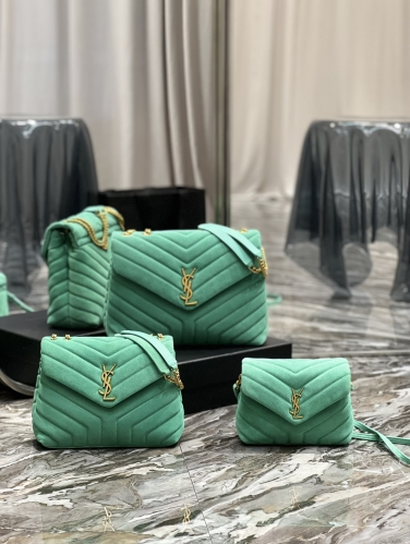 No.54108   467072  20cm    494699   25cm    487216   32cm  Lou lou, grass green matte with gold buckle