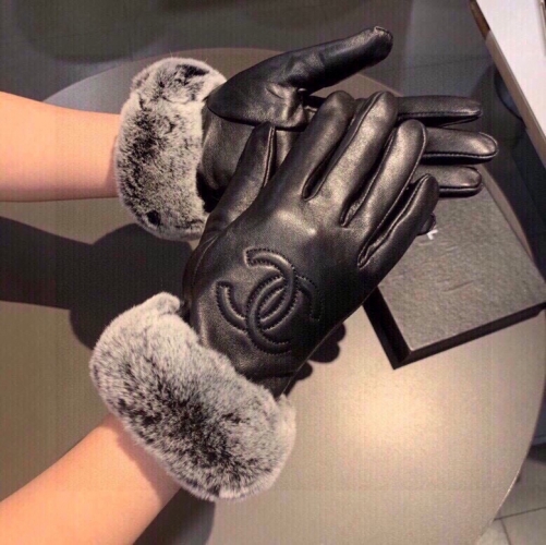 No. 90505   Chanel   size M L  Lazy rabbit hair sheepskin gloves