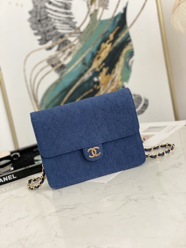 No.54148   TP   86066/02865   22*17*5cm  Middle ancient denim double C clamshell chain bag mailman bag