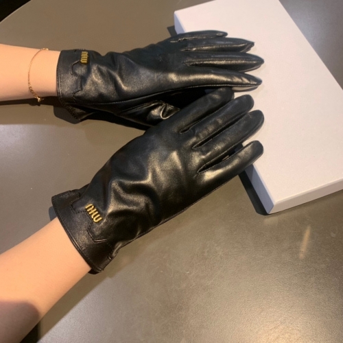 No. 90519   MIU  MIU  size M L Touch screen sheepskin gloves