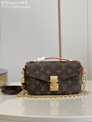 No.54189   M46279    21.5*6*13.5cm  East West M é tis handbag, Monogram canvas