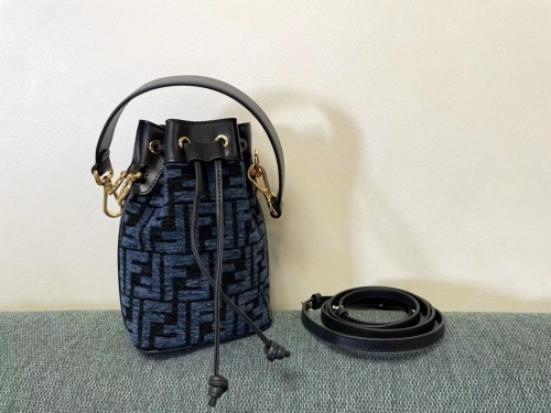 No.54196    8578     18*12*10cm  MON TRESOR bucket bag, the same style as the counter