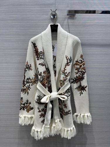 No. 90525   DIOR  size：S M L  Embroidered wool knitted overcoat