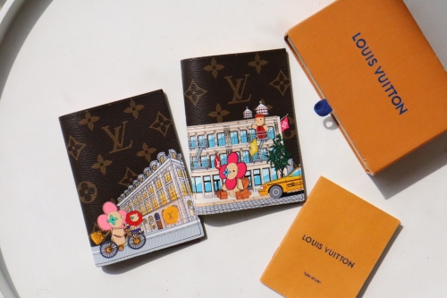 No.54296   M81614   M81635  10*14*2.5cm  Vivienne Holidays 2022 series, passport case, Monogram canvas+leather lining