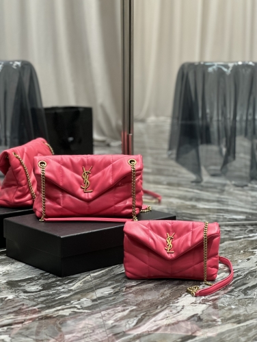 No.54404   620333   23*15.5*8.5cm    577476  29*17*15cm  Loulou puffer_ Quilted lambskin bag, rose red with gold buckle·