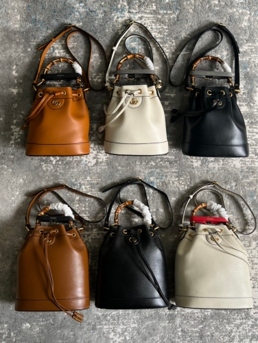 No.54603   724667   19*30.5*6cm    724652   23.5*38*10.5cm  Ophidia series GG bucket bag, GG Supreme material