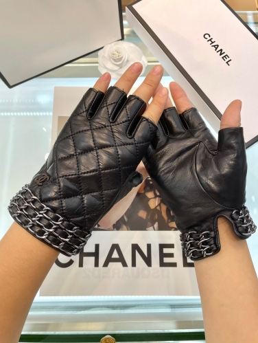 No. 90567   Chanel   size: M L  Sheepskin gloves, 100% imported lambskin lining, sheep silk lining