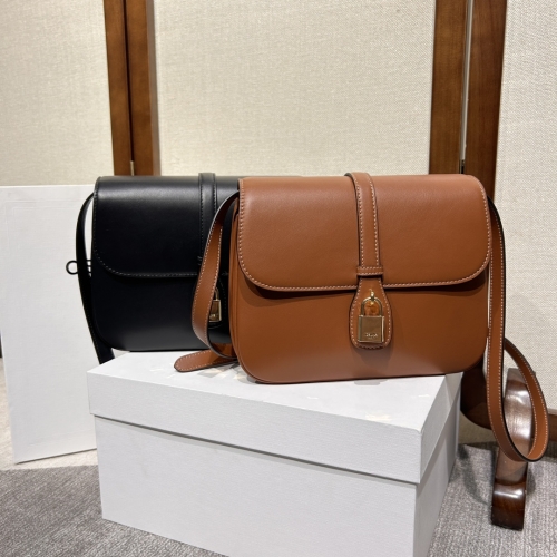 No.54822   196583    22*16*7cm  CELINE TABOU brand new retro mailman bag, imported cowhide/lining sheepskin