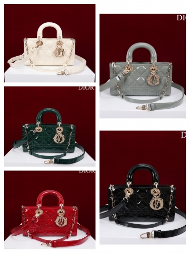 No.54935   M05405   26*13.5*5cm   21*12*6.5cm Top imported original cowhide princess bag, patent leather