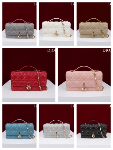 No.54933    098014     21*11.5*4.5cm  Dior top imported original sheepskin chain bag, patent leather