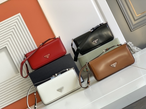 No.54976   1BD323   26*12*4.8cm Flip shoulder bag, imported cowhide, with long and short shoulder straps.