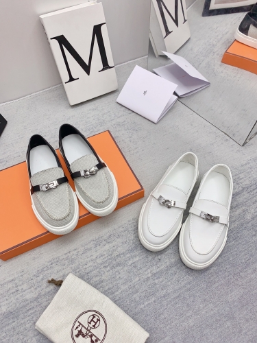 No.63092   Hermes size 35-40  Kelly button casual small white shoes