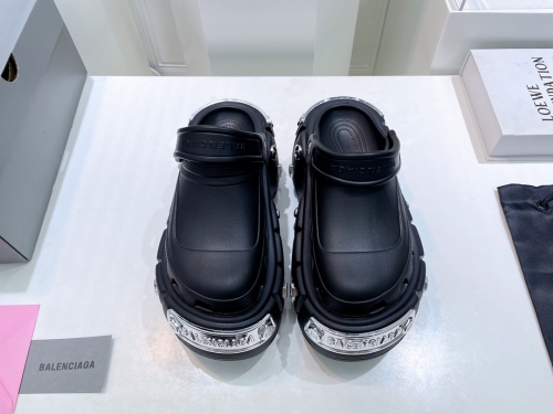 No.63113  size 35-45  Balenciaga × Crocs Co-branded Popular Series... Antique Heavy Industry Couple Sandals
