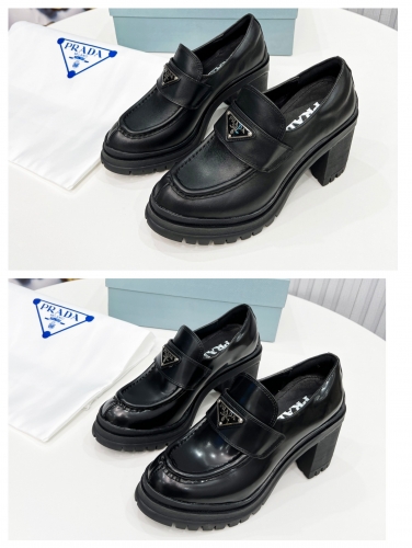 No.63174   PRADA  size 34-41  Thick heel, top layer of cow leather