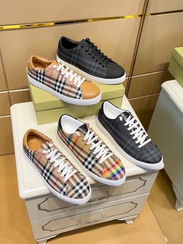 No.63294   BURBERRY   size 39-45  Casual board shoes