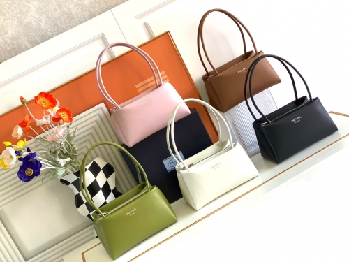 No.53673   1BA368   26*14*13cm   Show style, shoulder bag, imported calf leather