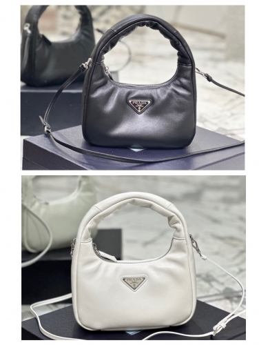 No.55117   1BA38421*12.5*6.5cm  Lambskin Hobo