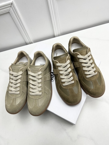 No.63634  size 35-45  Maison Margiela tibi mm6 Classic German Training Shoe, Upper: Cowhide+Suede