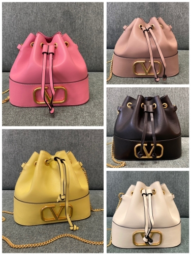No.55434     1188    20*17*8cm  Mini sheepskin bucket bag, retro brass vintage effect treatment logo and accessories, drawstring opening and closing