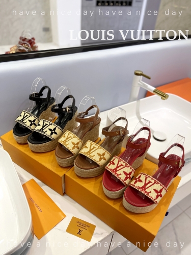 No.63727   LV  2023 Latest runway style thick soled sandals, customized with thickened sail fabric and electric embroidery Size: 34-42