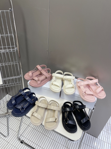 No.63741   Dior Spring/Summer's latest Velcro sandals, imported cowhide, sizes 35-40