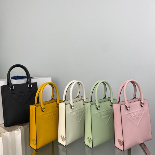 No.55670   1BA333   17*19*6cm  Small tote bag, plain calf leather