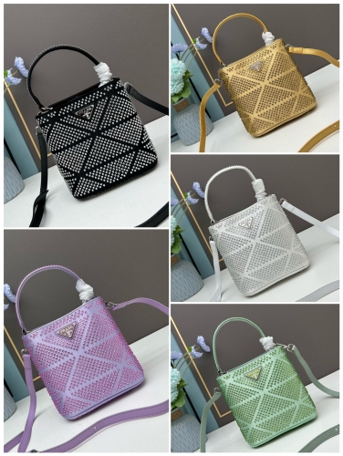 No.55672  18*19*12cm  Full Diamond Crystal Bag