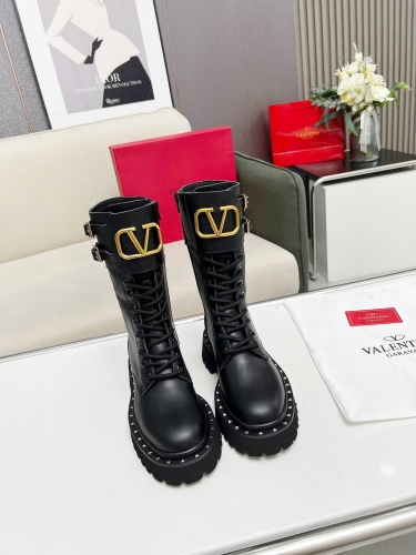 No.63926   Valentino 2023 Autumn/Winter New Product Rivet Lace Martin Boots, Imported Cowhide, Sizes 35-41