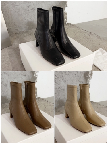 No.64129  By Far 2023 small square toe thick heeled short boots. Imported sheepskin. Size: 35-40