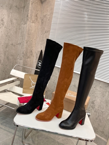 No.64159  CL Thick heeled elastic ankle boots. Elastic velvet/leather surface. Size: 34-41