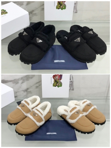 No.64188  PRADA  Personalized logo decoration plush slippers/single shoes. Sheep wool fabric. Size 35-41