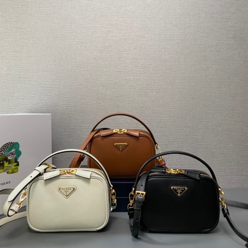 No.55738   1BH203   18.5*13*6.5cm  Mini handbag. Calfskin