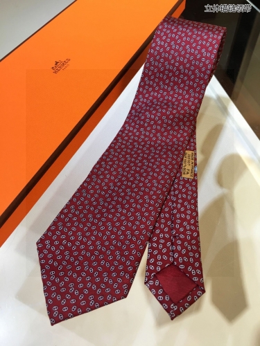 No.91041   HERMES  A three-dimensional anchor chain tie. 95% premium twill silk+wool lining. Manual customization