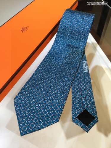 No.91042   HERMES  Checkered buckle tie. 95% premium twill silk+wool lining. Manual customization