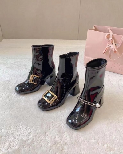 No.64265  MIUMIU 2023 New High Heel Short Boots. Imported cow patent leather. Sizes 34-40
