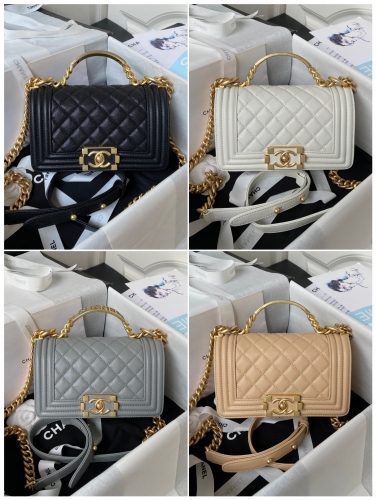 No.55869  A94805   20cm  23B The new season limited autumn and winter series Chanel leboy black gold medium. Handle style