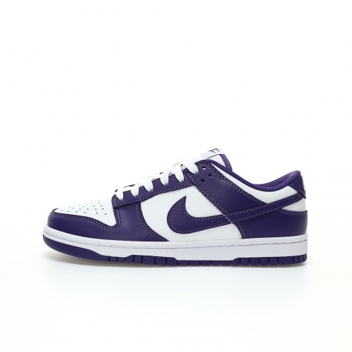 No.64273  Nike SB Zoom Dunk Low Cricket Shoe. Size 36-44