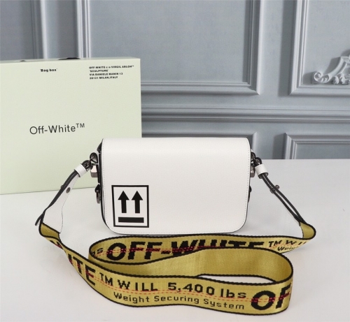 No. 56029   8823    18*12*5cm  Off white Arrow clip bag