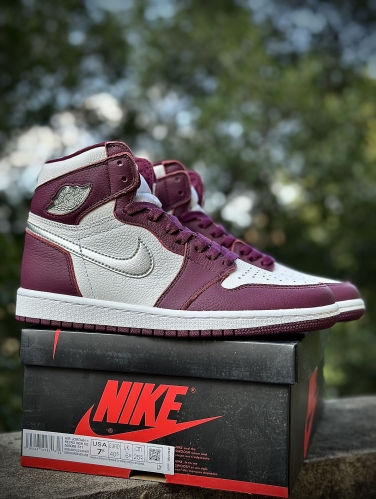 No.64371  Air Jordan 1 High Bordeaux Red Wine  Product number: 555088-611