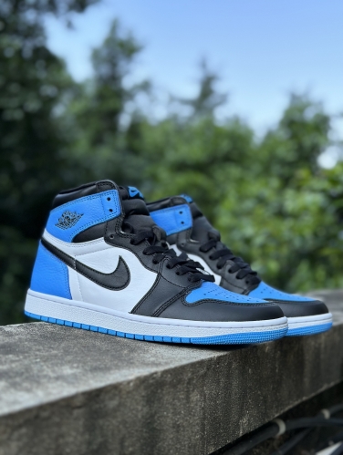 No.64373  Air Jordan 1 High Blue White North Carolina Blue Product number: DZ5485-400