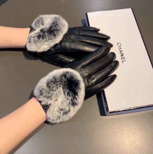 No.91240   Chanel lazy rabbit fur sheepskin gloves Size M-L