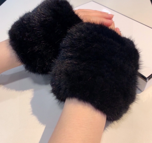 No.91261   Chanel   Mink fur exposed finger half cut gloves