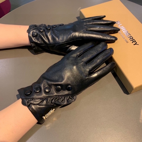 No.91296   Burberry  Sheepskin gloves  Size M-L