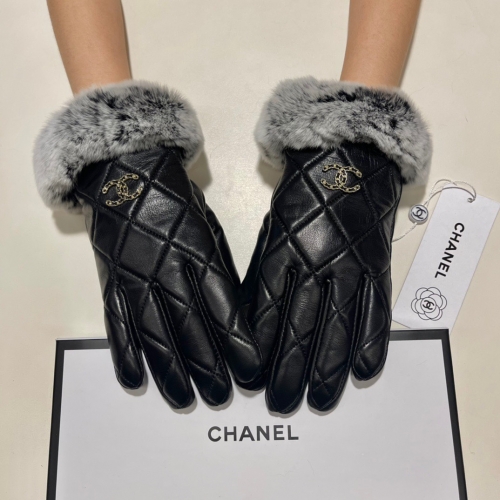 No.91256   Chanel Lazy rabbit fur+embroidered ribbed sheepskin gloves Size M-L