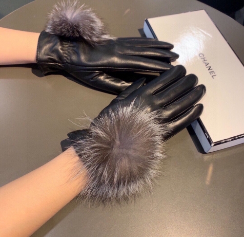 No.91265    Chanel Big Fox Hair Ball Touch Screen Gloves Size M-L