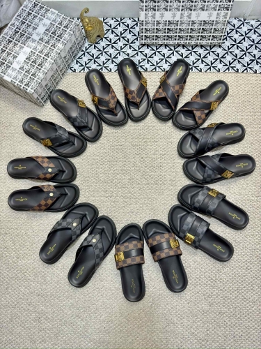 No.64621   LV slippers Imported cowhide Size: 39-45