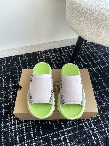 No.64667   UGG Tire sole slippers Size: 35-40